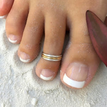 Load image into Gallery viewer, 3 Band Mixed Metal Adjustable Toe Ring