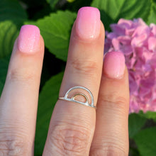 Load image into Gallery viewer, Mixed Metal Sunrise Finger Ring - Tribal Waves Silver