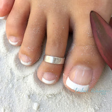 Load image into Gallery viewer, Cigar Band Sterling Silver Adjustable Toe Ring - Tribal Waves Silver