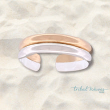 Load image into Gallery viewer, Double Band Mixed Metal Adjustable Toe Ring - Tribal Waves Silver
