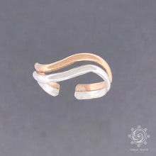 Load image into Gallery viewer, Double Band Wave Mixed Metal Adjustable Toe Ring - Tribal Waves Silver