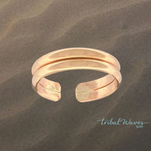Load image into Gallery viewer, Double Gold Band Adjustable Toe Ring - Tribal Waves Silver