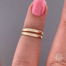 Load image into Gallery viewer, Double Gold Band Adjustable Toe Ring - Tribal Waves Silver