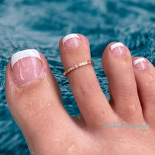 Load image into Gallery viewer, Hammered Adjustable Toe Ring - Tribal Waves Silver