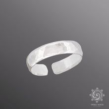 Load image into Gallery viewer, Men's Hammered Domed Sterling Silver Toe Ring - Tribal Waves Silver