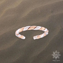 Load image into Gallery viewer, Mixed Metal Rope Adjustable Toe Ring - Tribal Waves Silver