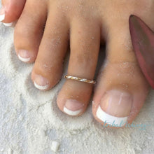 Load image into Gallery viewer, Mixed Metal Rope Adjustable Toe Ring - Tribal Waves Silver