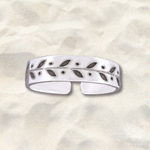 Load image into Gallery viewer, Olive Branch Cigar Band Adjustable Toe Ring - Tribal Waves Silver