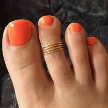 Load image into Gallery viewer, 4 Band Gold Fill Adjustable Toe Ring - Tribal Waves Silver