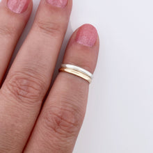 Load image into Gallery viewer, Double Band Mixed Metal Adjustable Toe Ring - Tribal Waves Silver