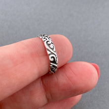 Load image into Gallery viewer, Filigree Sterling Silver Adjustable Toe Ring - Tribal Waves Silver