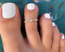 Load image into Gallery viewer, Mixed Metal Rope Adjustable Toe Ring - Tribal Waves Silver